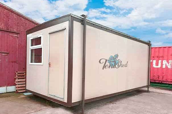 Learn how to estimate portacabin cost in Dubai, including size, specifications, fit-out, delivery and installation for accurate budgeting.
